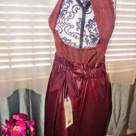Burgundy vegan leather skirt with top size… - Picture 3 of 14